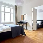 Lägenhet Spacious 3 Bedroom Manor Flat Next To Tivoli *