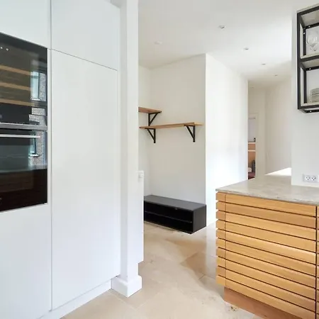 Spacious 3 Bedroom Manor Flat Next To Tivoli * Kopenhag