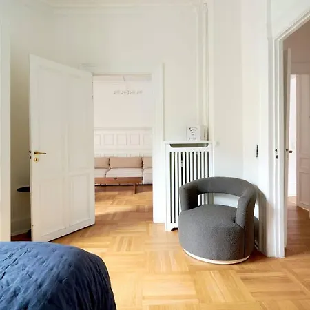Spacious 3 Bedroom Manor Flat Next To Tivoli