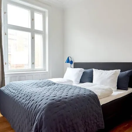 Spacious 3 Bedroom Manor Flat Next To Tivoli