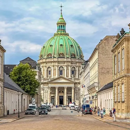 Spacious 3 Bedroom Manor Flat Next To Tivoli