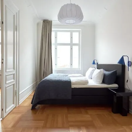 Apartment Spacious 3 Bedroom Manor Flat Next To Tivoli