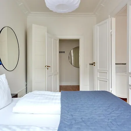 Apartment Spacious 3 Bedroom Manor Flat Next To Tivoli Kopenhagen