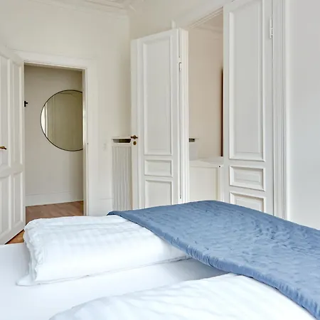 Spacious 3 Bedroom Manor Flat Next To Tivoli Appartement