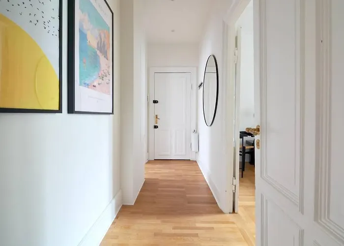 Spacious 3 Bedroom Manor Flat Next To Tivoli Apartament Kopenhaga