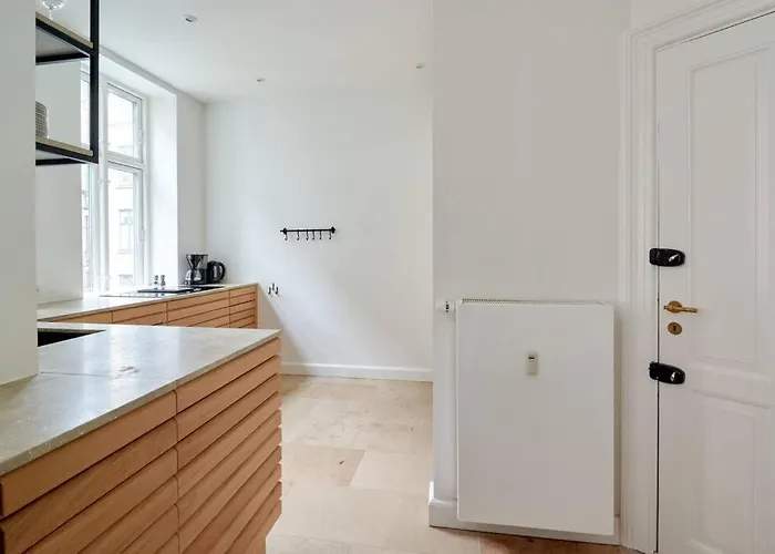 Spacious 3 Bedroom Manor Flat Next To Tivoli * Kopenhaga