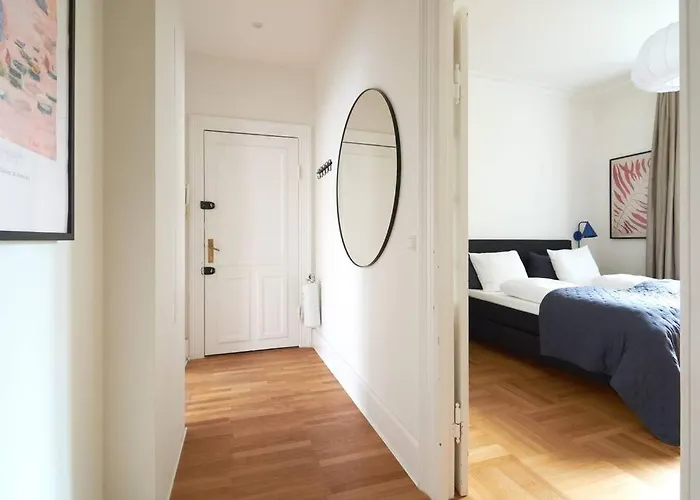 Spacious 3 Bedroom Manor Flat Next To Tivoli * Kopenhaga