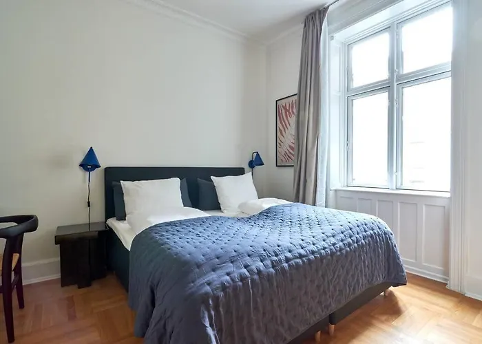 Spacious 3 Bedroom Manor Flat Next To Tivoli Apartament *