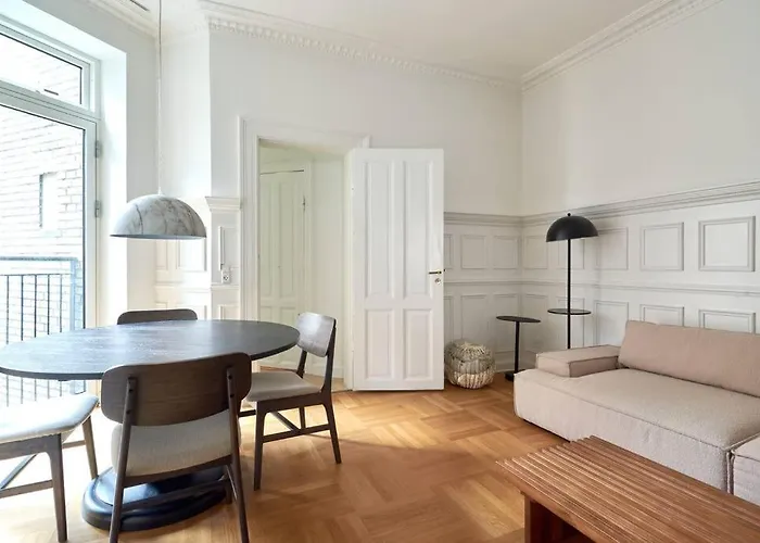 Apartament Spacious 3 Bedroom Manor Flat Next To Tivoli