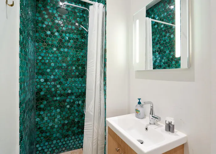 Apartament Spacious 3 Bedroom Manor Flat Next To Tivoli