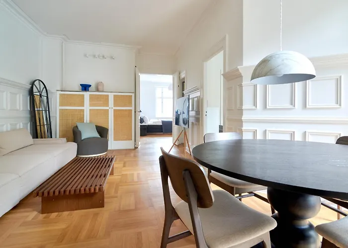 Apartament Spacious 3 Bedroom Manor Flat Next To Tivoli Kopenhaga