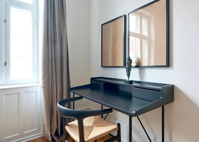 Spacious 3 Bedroom Manor Flat Next To Tivoli * Kopenhaga